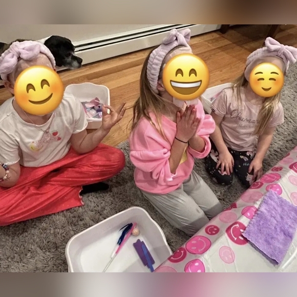 Headband NIP 2pcs Elastic Beauty Hairbands - Picture 2 of 2